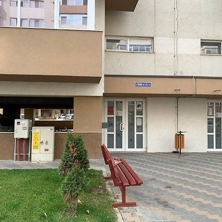 Lovely Bacau 1 Bedroom Apartment Exteriér fotografie