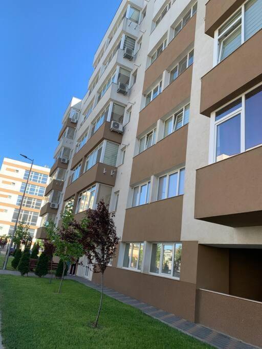 Lovely Bacau 1 Bedroom Apartment Exteriér fotografie